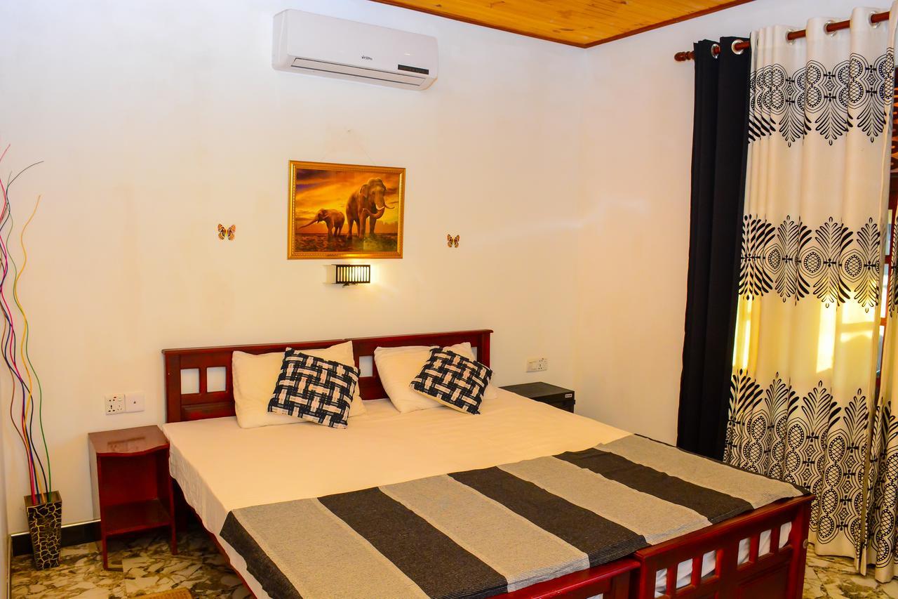 Joseph Family Villa Negombo Esterno foto