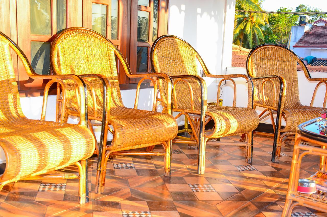 Joseph Family Villa Negombo Esterno foto