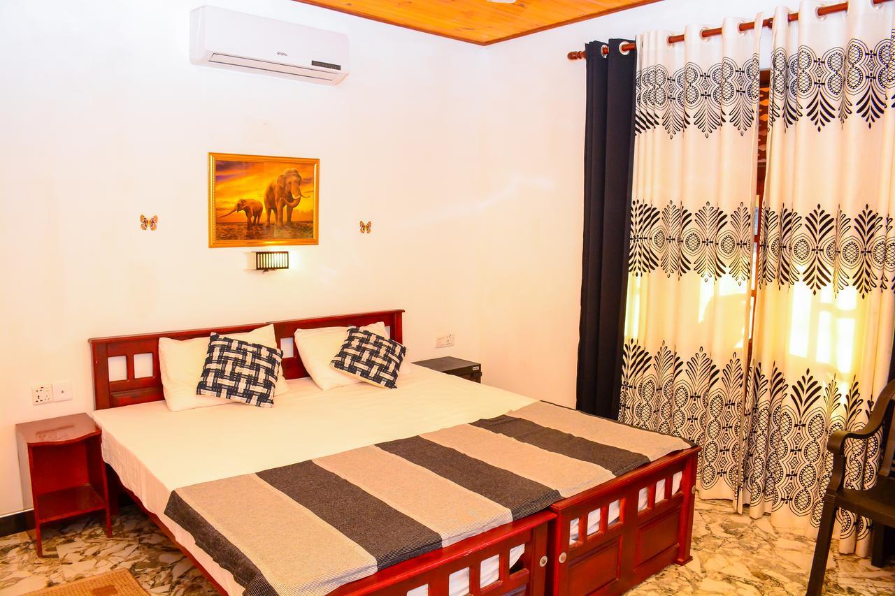 Joseph Family Villa Negombo Esterno foto