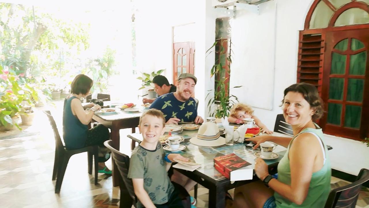 Joseph Family Villa Negombo Esterno foto